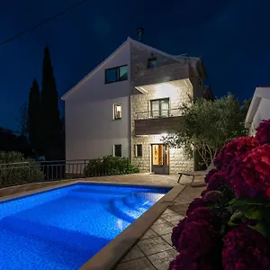  Apartment Maca & Croatia